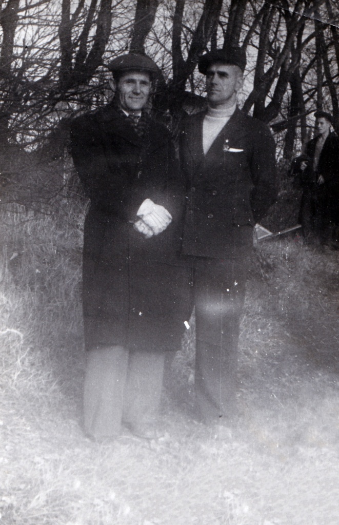 Ветераны спорта Карамышев Е.Т.(справа) и Саканцев С. (слева). НВ-22787-4.jpg