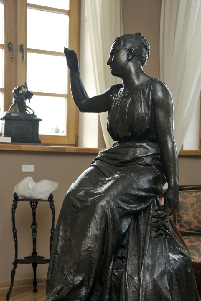 Скульптура Андромаха 1885.JPG