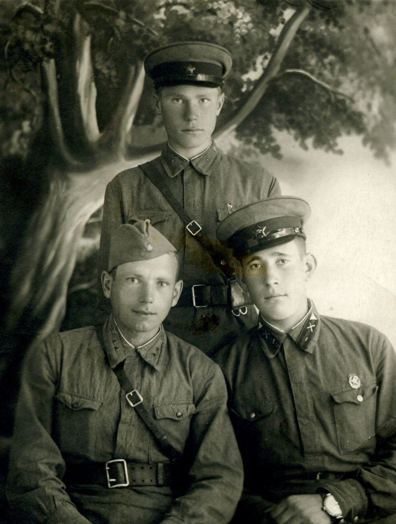 3.ТМ-23487-29 Николай справа крайний)_1.jpg