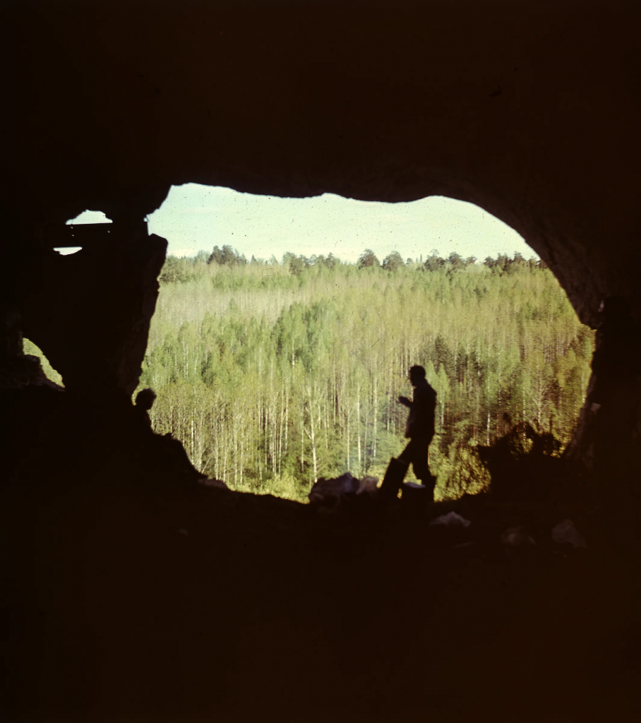 Исследование пещеры в камне Дыроватый. 1982 г.