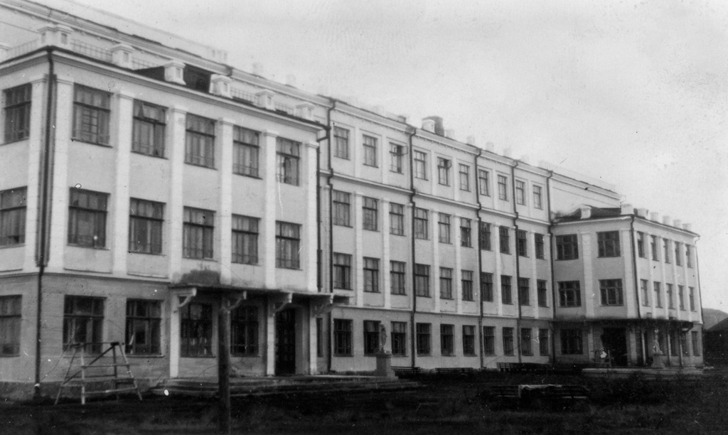 ТМ-6767, ФТМ-7542. Госпиталь№2550 в здании школы №23. нижний Тагил, 1942 г_.jpg