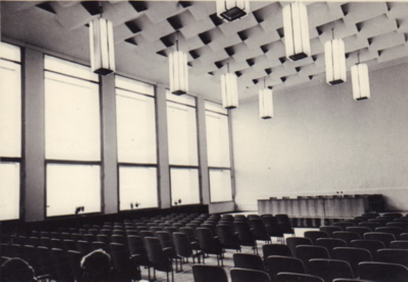 Zdanie-GK-VLKSM.-1972-god-Interer-konferenc-zala.-Avtor-arhitektor-Mogilevskij-Ja.A.arhiv-Muzej-arhitektury-i-dizajna-Uralskij-arhitekturno-hudozhestvennyj-universitet.jpg