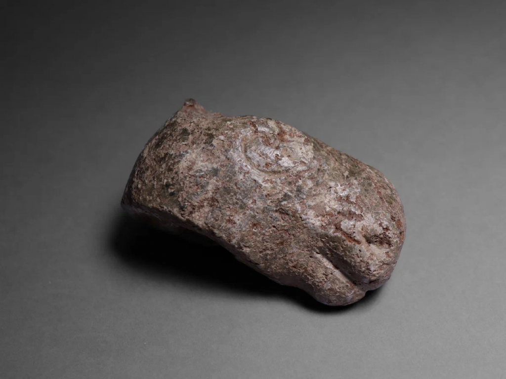 Фигурный молот в виде головы лося Неолит (VI-IV тыс. до н.э) Евстюниха I