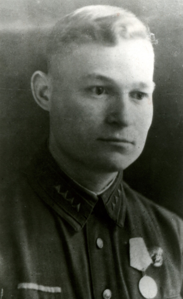 5. Мышкин А.И. 1943 г. Коллекция НТМЗ.jpg