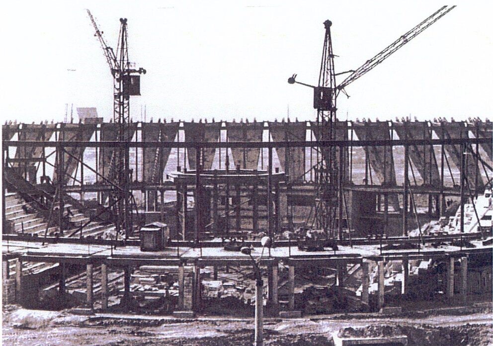 Рис. 2 Строительство ледового дворца спорта 1983-1985.jpg