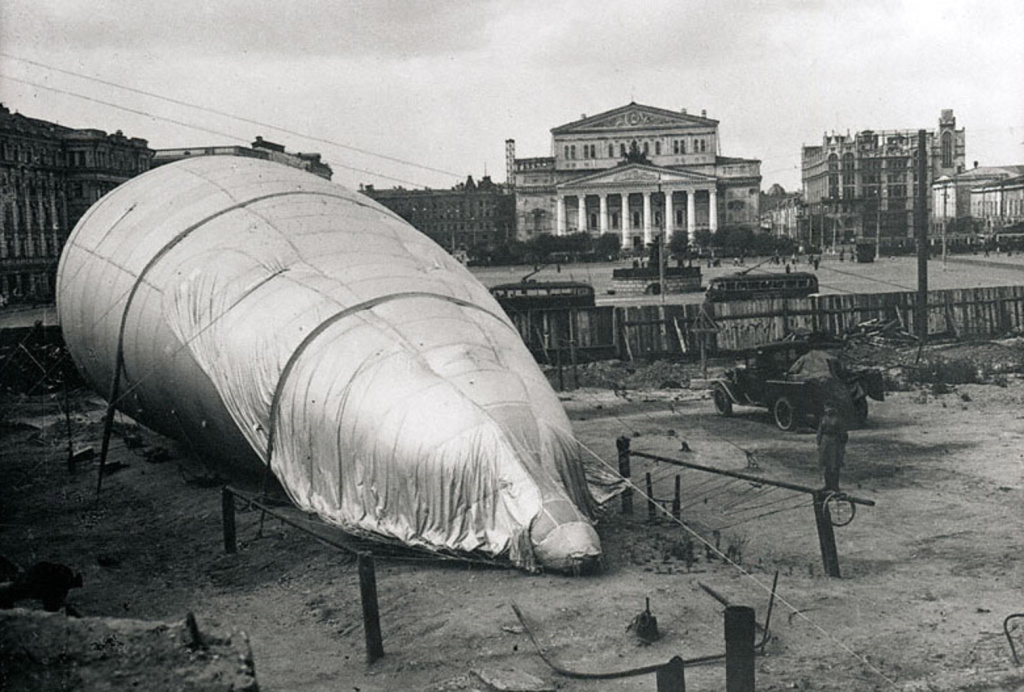 16 перед Большим  театром.jpg