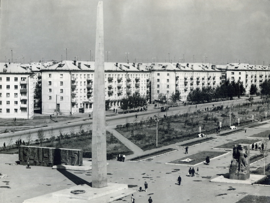 3. Площадь Славы в Дзержинском районе. 1972 г..jpg